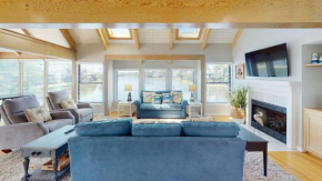 Island Serenity Lake View 3 Bedroom with Amenities